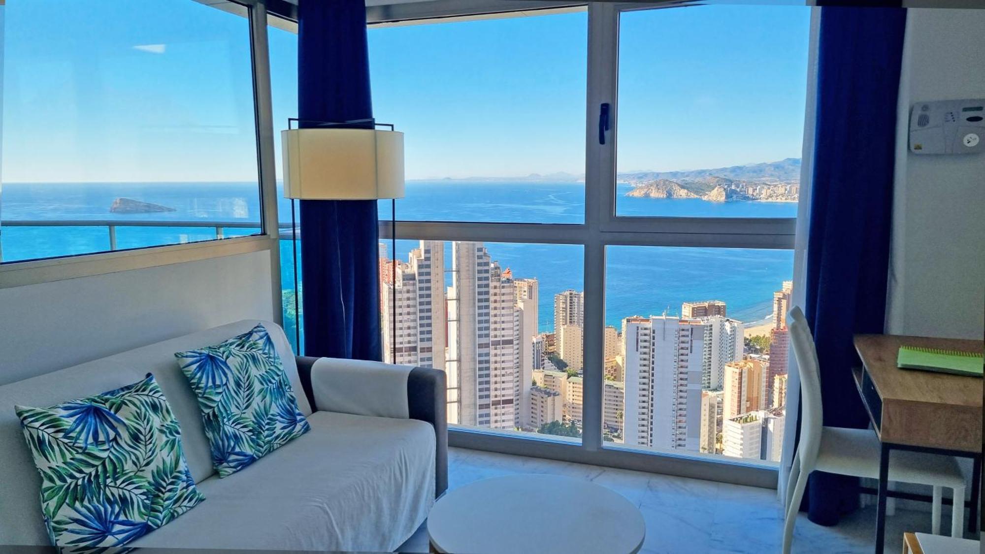 Highrise Apartment With Private Terrace & Sea Views - 34Th Floor بينايدورم المظهر الخارجي الصورة