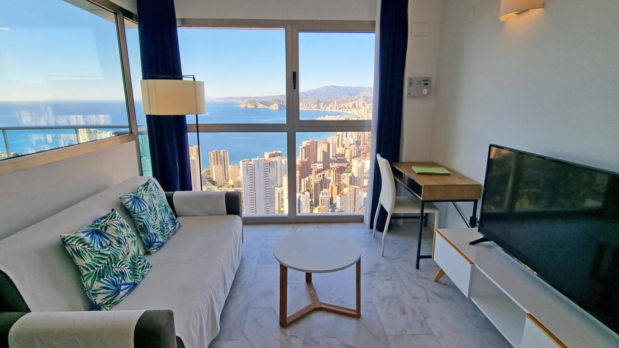 Highrise Apartment With Private Terrace & Sea Views - 34Th Floor بينايدورم المظهر الخارجي الصورة