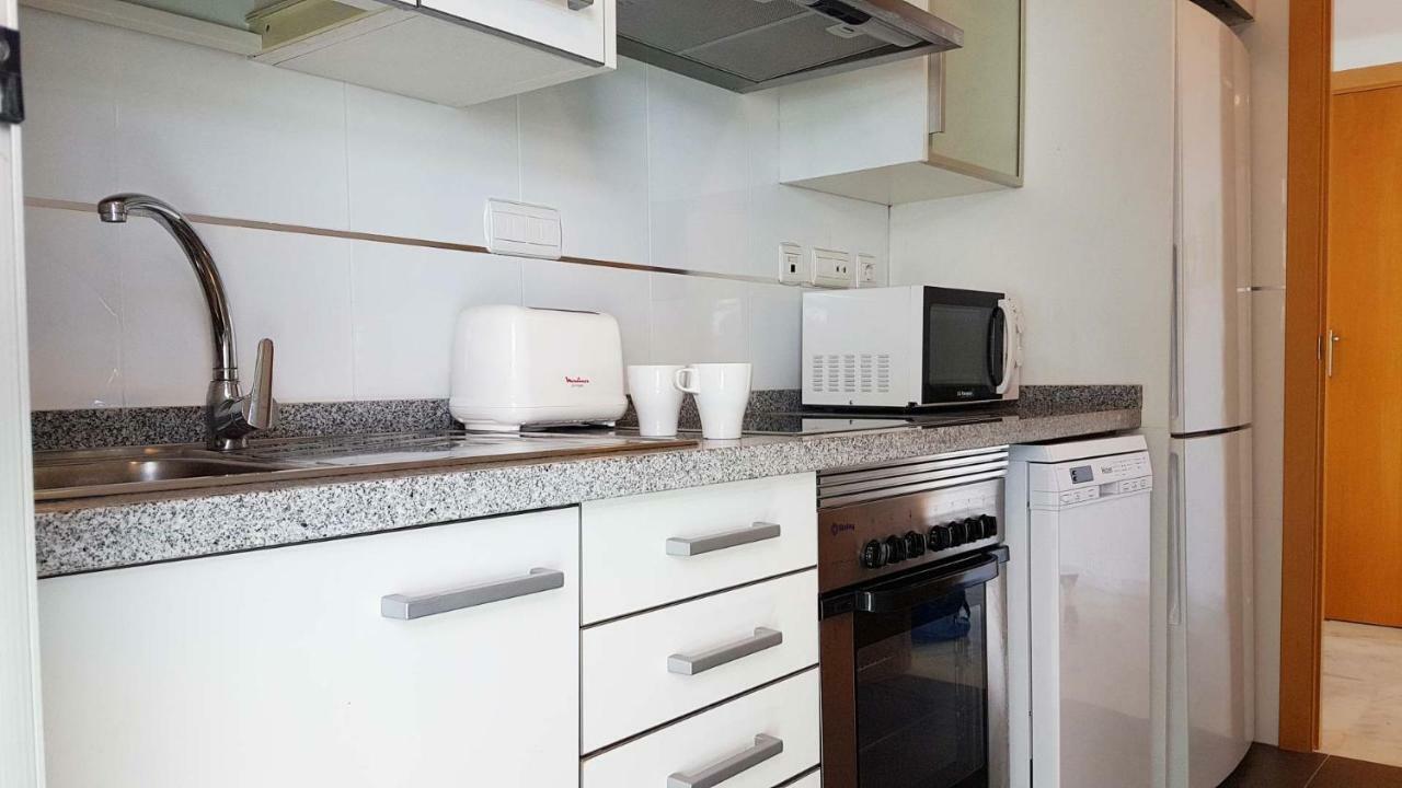 Highrise Apartment With Private Terrace & Sea Views - 34Th Floor بينايدورم المظهر الخارجي الصورة